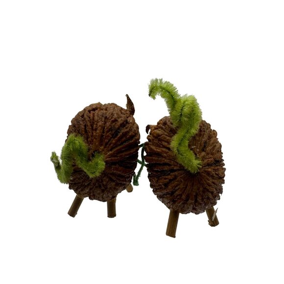 Vintage Handmade Walnut Shell Pig Figurines Set Of 2 Folk Art Animals - Picture 4 of 5